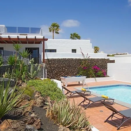 Puerto Del Carmen Sleeps 8 Pool Wifi فيلة بويرتو ذيل كارمين