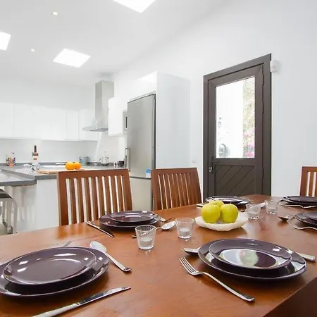 Puerto Del Carmen Sleeps 8 Pool Wifi *