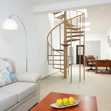 فيلة Puerto Del Carmen Sleeps 8 Pool Wifi *